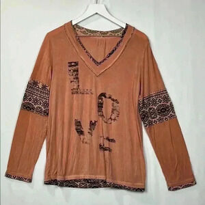 POL Womens Top Mauve & Pink S Vneck “Love” Printed on Front Pullover Boho Soft